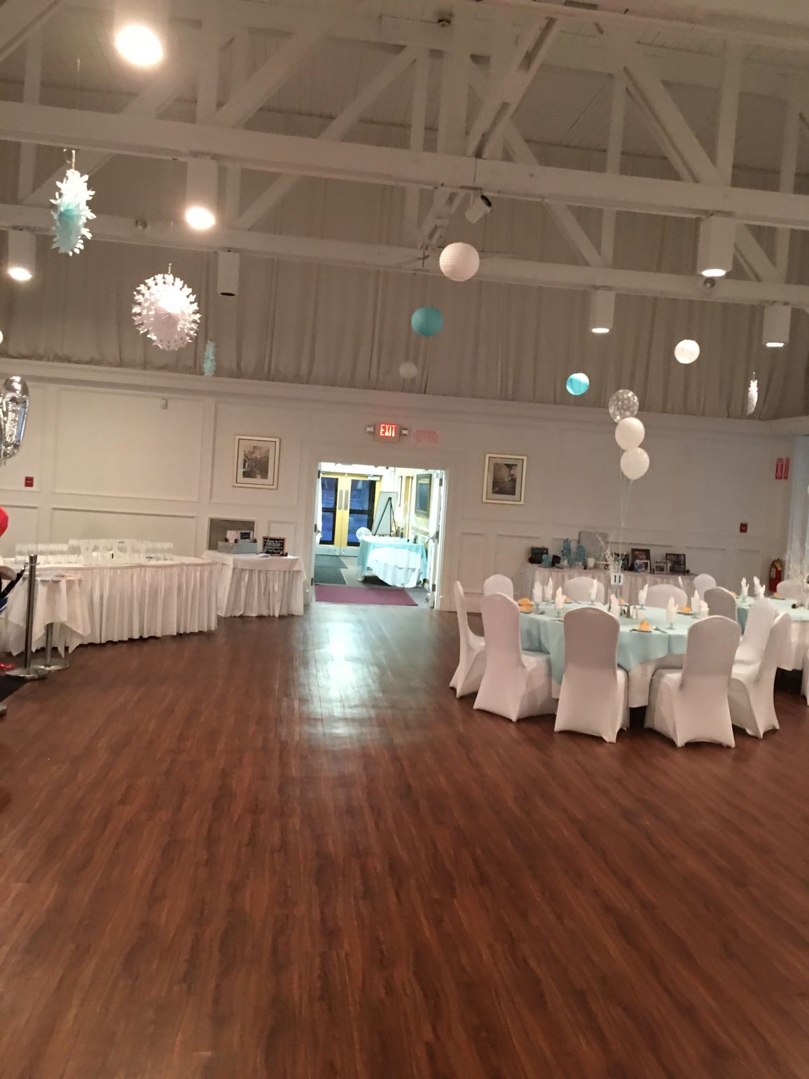 Sitting Arrangement at an event balloons 4
